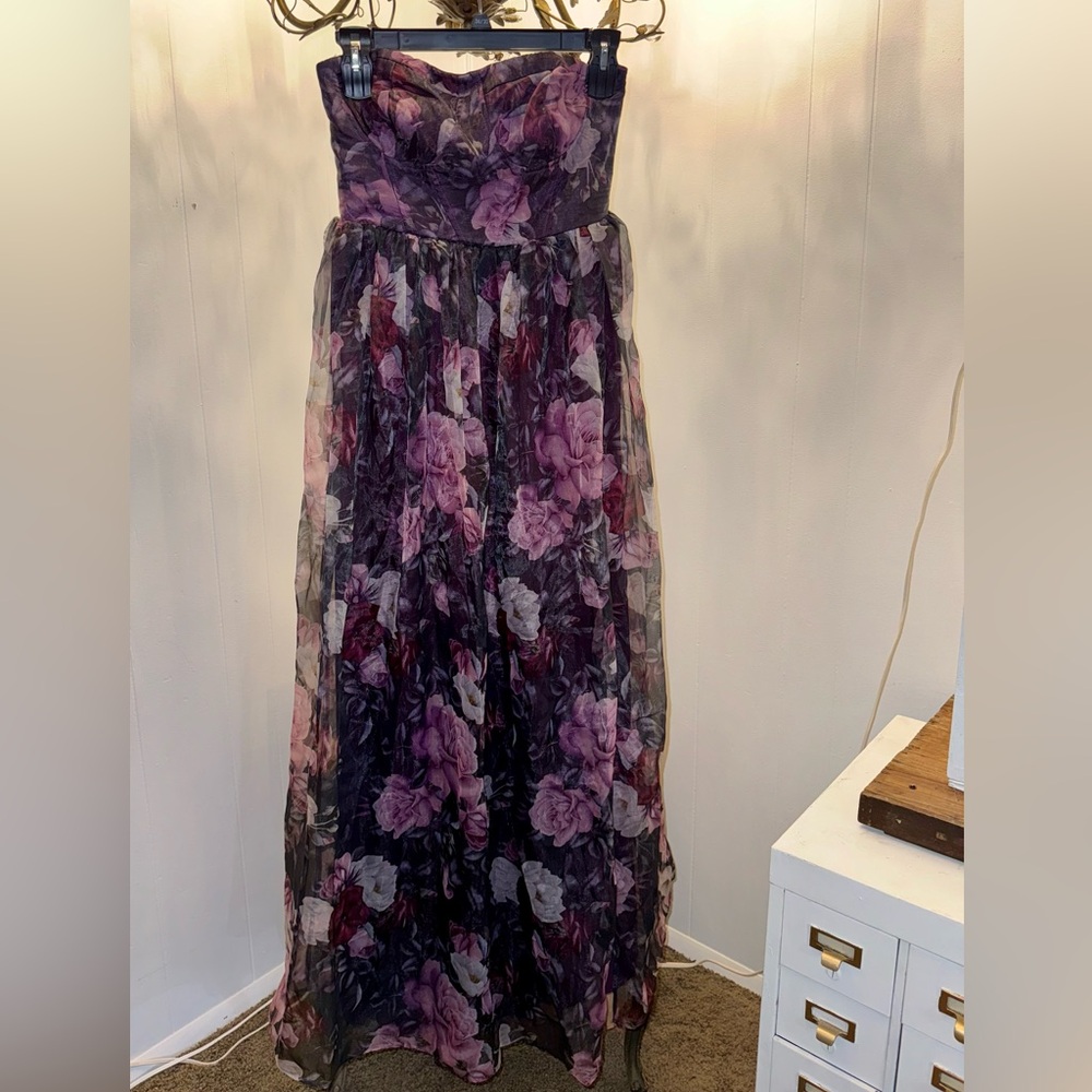 🩷🌸🪻 Lulu’s XL floral maxi- selling out on website 🩷🌸🪻